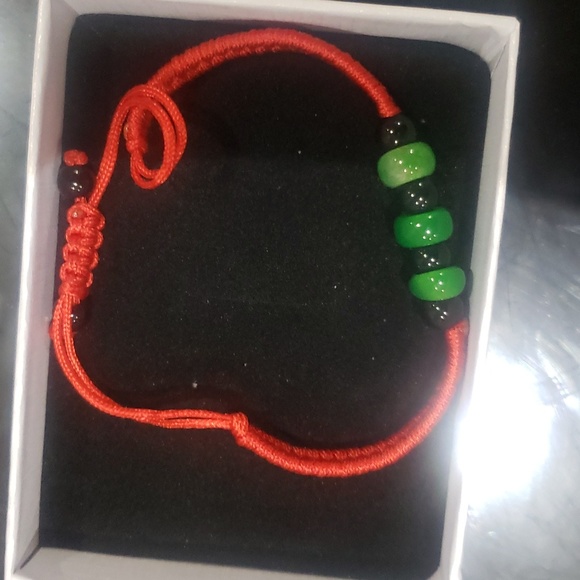 Green Jade Jadeite Circle Bead Red Knitted Bracelet - Picture 3 of 3